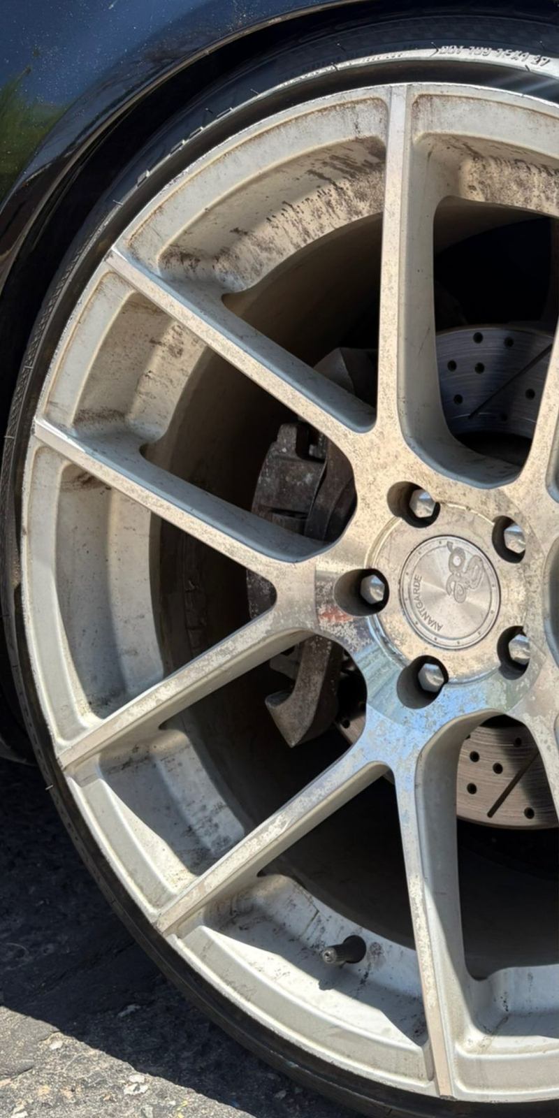Avantgarde wheel before repair