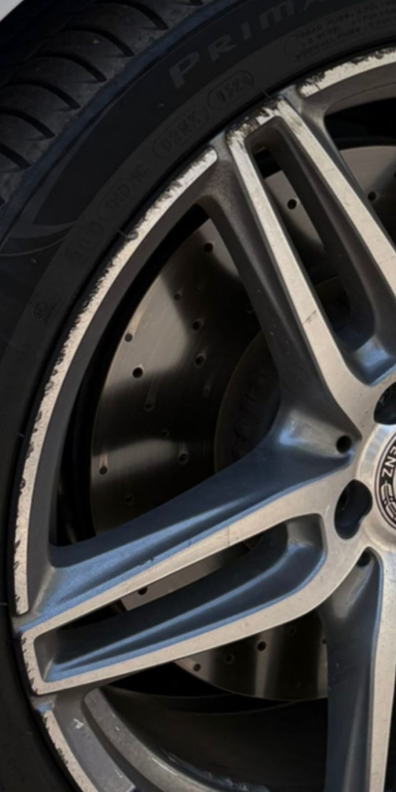Mercedes-Benz wheel before repair